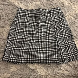 Windsor Black and White Pleated Pencil Skirt